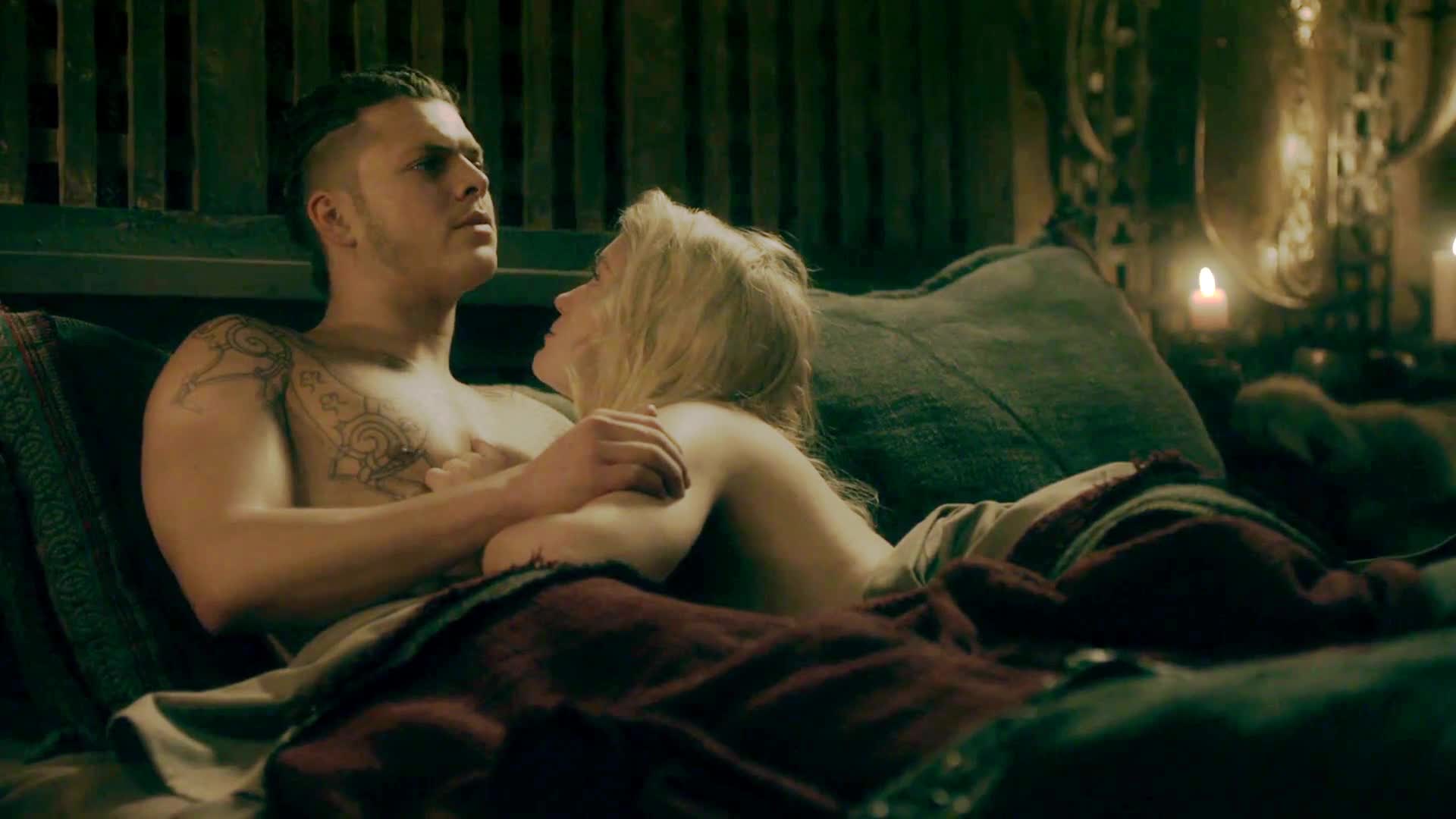 Alicia Agneson - Vikings s05e12 (2017)_1.mp4
